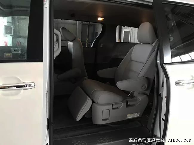 2018款豐田塞納3.5L兩驅(qū)XLE版 天窗/18輪/真皮現(xiàn)車49萬
