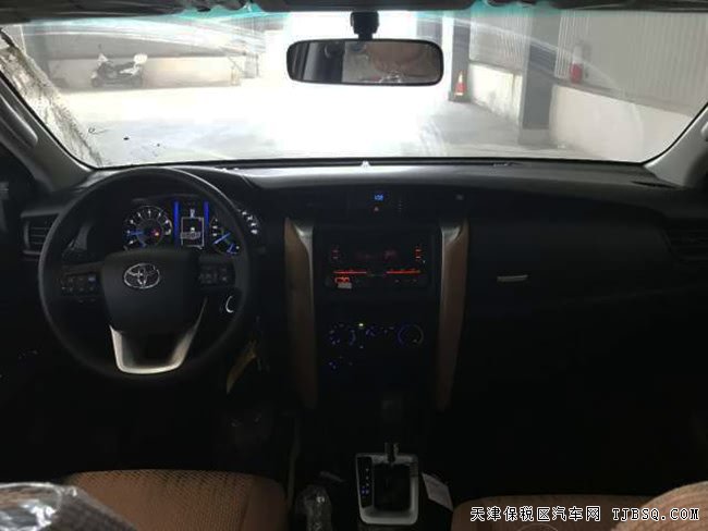 2018款豐田穿越者2700中東版 小霸道現(xiàn)車優(yōu)惠酬賓
