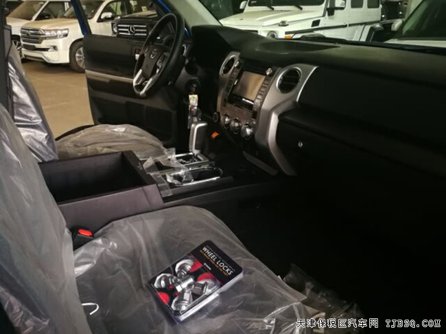 2018款豐田坦途5.7L SR5版 18越野輪/碰撞預(yù)警現(xiàn)車45萬