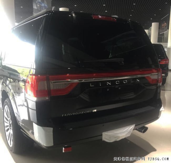 17款林肯領(lǐng)航員3.5T加規(guī)版 天窗/20輪現(xiàn)車75.5萬優(yōu)惠購