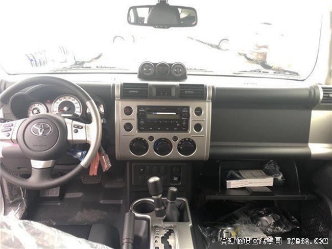 17款豐田酷路澤FJ中東版 4.0L復(fù)古越野現(xiàn)車(chē)熱銷(xiāo)