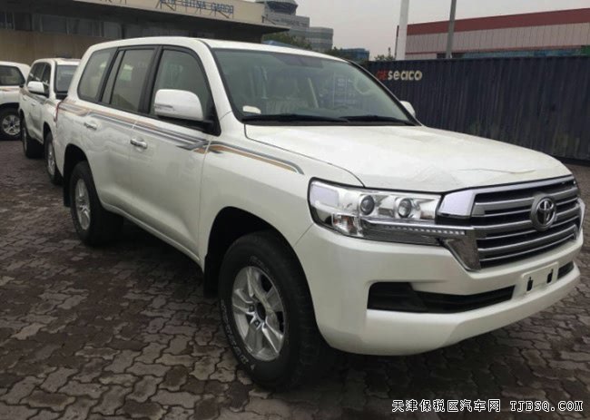 2018款豐田蘭德酷路澤4000 中東版現(xiàn)車魅力呈現(xiàn)