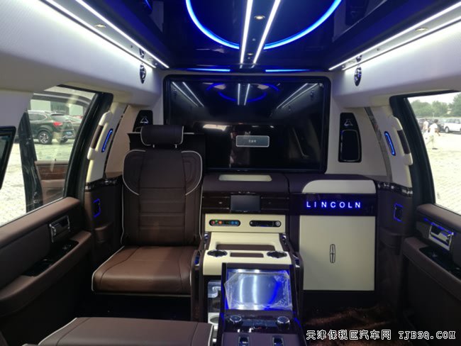 平行進(jìn)口車林肯領(lǐng)袖一號(hào)美規(guī)版 17款現(xiàn)車震撼呈現(xiàn)