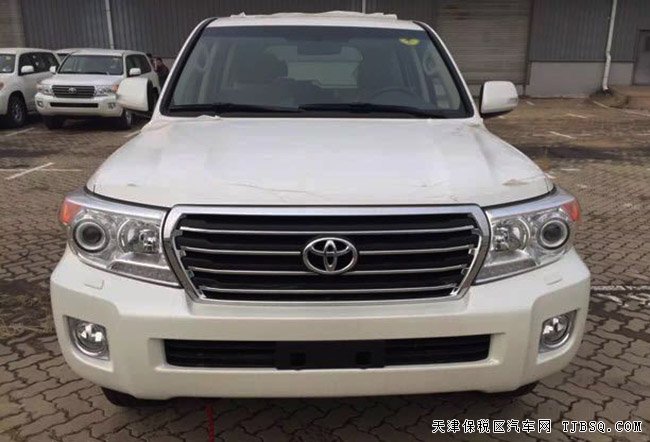 2015款豐田酷路澤4500中東版 柴油現(xiàn)車優(yōu)惠折扣