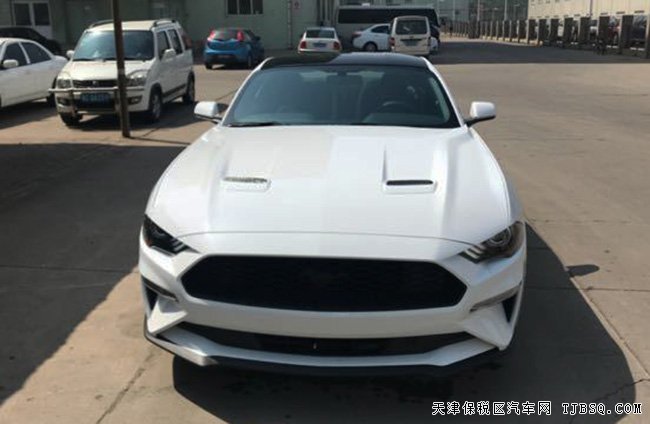 2018款福特野馬2.3T加規(guī)版 天津港現(xiàn)車(chē)震撼呈現(xiàn)