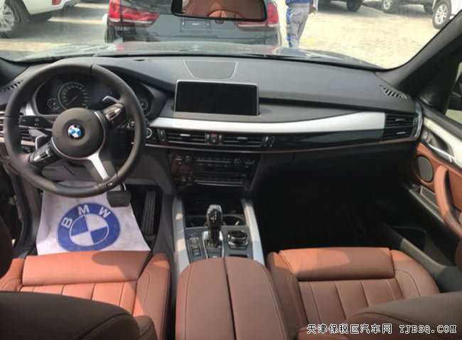 2018款寶馬X5M加規(guī)版3.0T 經(jīng)典公路SUV現(xiàn)車惠滿津城