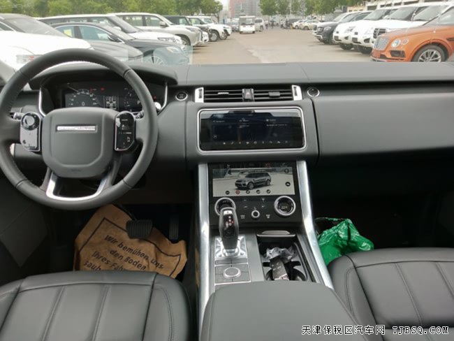 18款路虎攬勝運(yùn)動(dòng)柴油版 全景/車道保持/19輪現(xiàn)車84.5萬