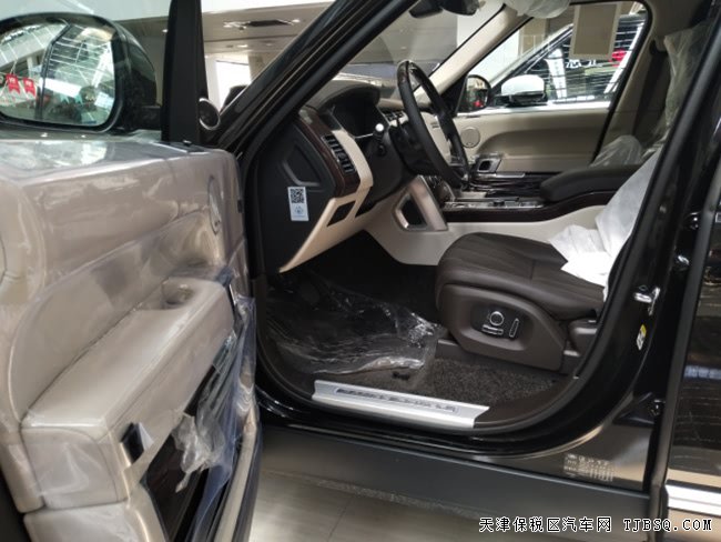 17款路虎攬勝3.0T汽油Vogue加長版 中東版現(xiàn)車125萬尊享