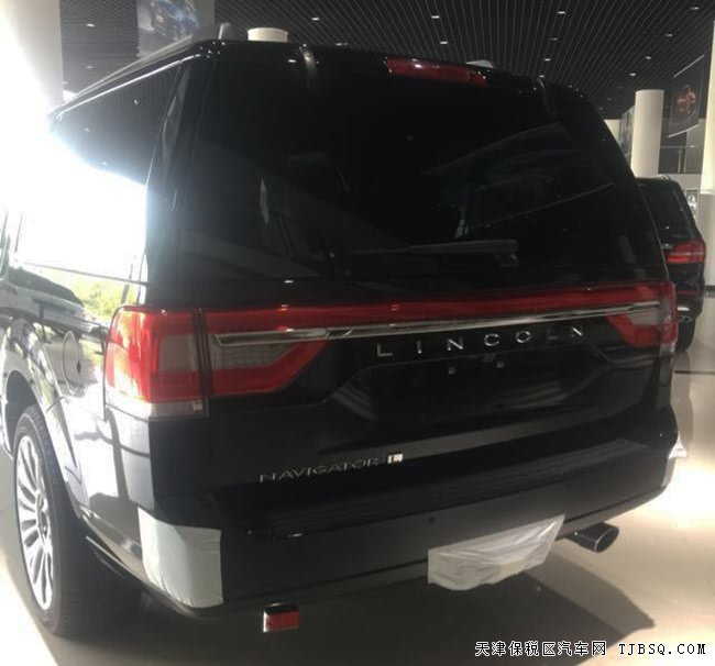 17款林肯領(lǐng)航員3.5T加規(guī)版 7座/20輪/天窗現(xiàn)車74.5萬