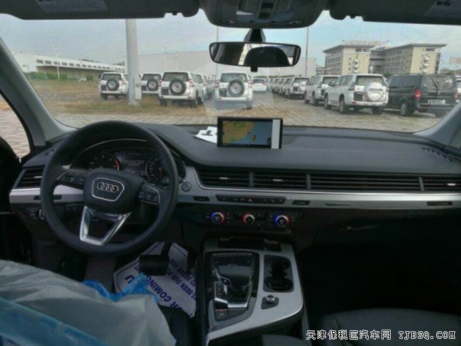 2018款奧迪Q7加規(guī)版 手寫板/全景天窗/7座現(xiàn)車65萬預(yù)訂