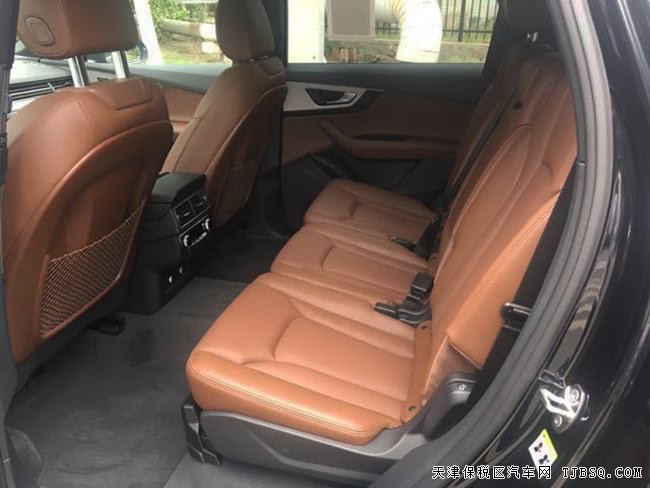 2018款?yuàn)W迪Q7加規(guī)版 20輪/全景/駕輔包/S-line現(xiàn)車(chē)71萬(wàn)
