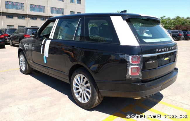 2018款路虎攬勝3.0T柴油加長(zhǎng)版 LED大燈/20輪現(xiàn)車139萬(wàn)