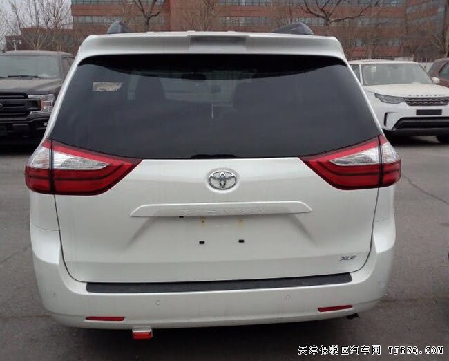 18款豐田塞納3.5L兩驅(qū)版XLE 金屬漆/八座/17輪現(xiàn)車43萬(wàn)
