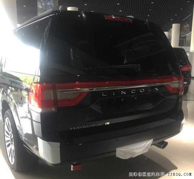 2017款林肯領(lǐng)航員3.5T加規(guī)版 七座/20輪/天窗現(xiàn)車82.5萬(wàn)
