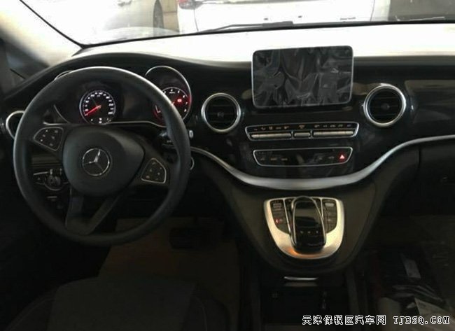 18款奔馳V250中東版7座MPV 7速/雙電動門/17輪現(xiàn)車54萬