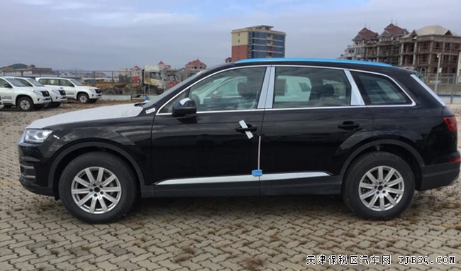 18款?yuàn)W迪Q7歐規(guī)版五座SUV 18輪/全景天窗/氙燈現(xiàn)車55萬