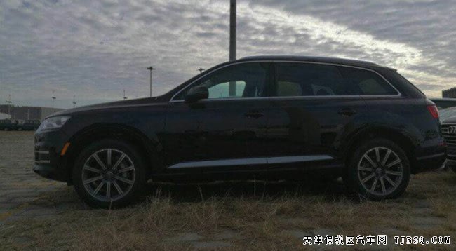 2018款?yuàn)W迪Q7加規(guī)版七座SUV 全景天窗/20輪現(xiàn)車(chē)62萬(wàn)優(yōu)選