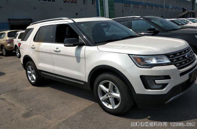 2017款福特探險(xiǎn)者2.3T加規(guī)版 天津港現(xiàn)車(chē)優(yōu)惠盡享