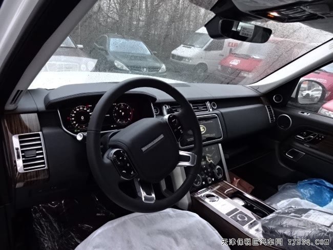 平行進(jìn)口車18款路虎攬勝行政版 3.0T現(xiàn)車震撼呈現(xiàn)