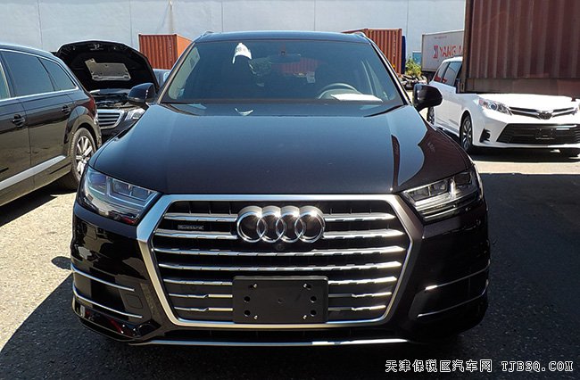 18款?yuàn)W迪Q7加規(guī)版科技型 20輪/全景天窗/七座現(xiàn)車70.5萬