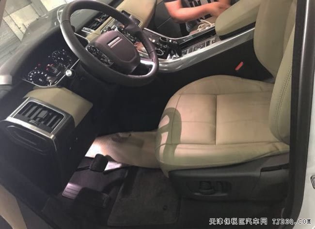 2018款路虎攬勝運動汽油版 全景天窗/液晶儀表現(xiàn)車87萬