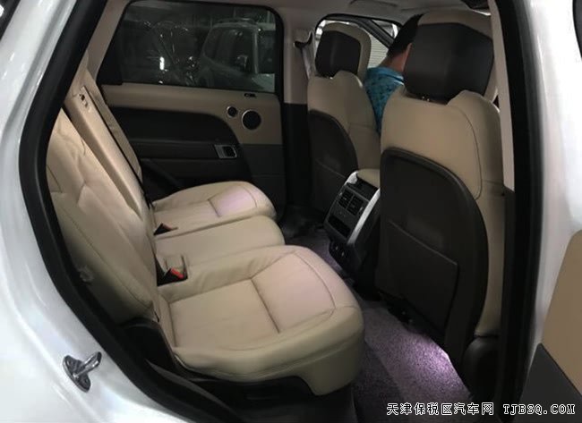 2018款路虎攬勝運動汽油版 全景天窗/液晶儀表現(xiàn)車87萬