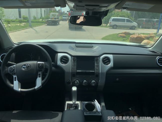 2018款豐田坦途SR5 TRD版皮卡 18越野輪/天窗現(xiàn)車46.3萬