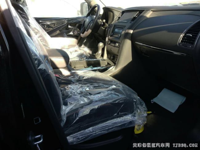 2018款日產(chǎn)尼桑途樂Y62中東版 7座SUV現(xiàn)車尊享經(jīng)典