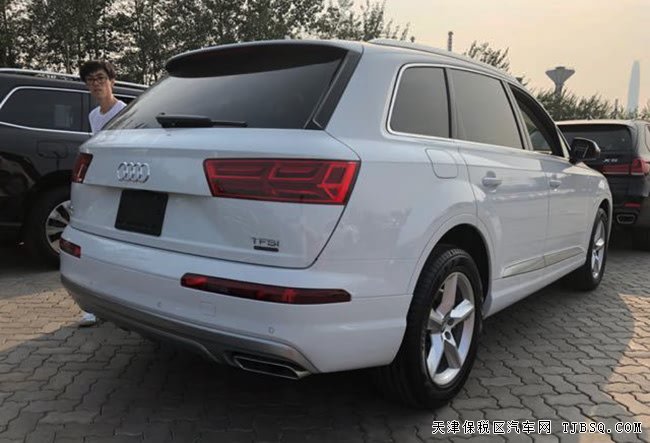2018款?yuàn)W迪Q7加規(guī)版 全景天窗/7座/手寫板現(xiàn)車62萬(wàn)惠購(gòu)