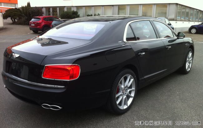 2018款賓利飛馳V8S歐規(guī)版 4.0T現(xiàn)車熱銷優(yōu)惠酬賓