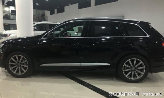 平行進(jìn)口車17款?yuàn)W迪Q7加規(guī)版 動(dòng)態(tài)包/駕駛包現(xiàn)車86.5萬