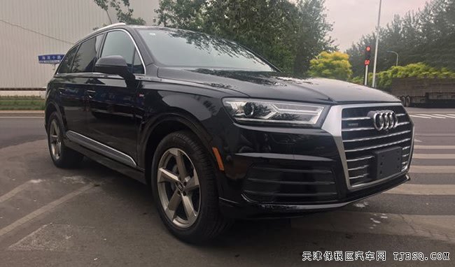 2018款?yuàn)W迪Q7加規(guī)版 全景/駕駛增強(qiáng)包/S-line包現(xiàn)車73萬