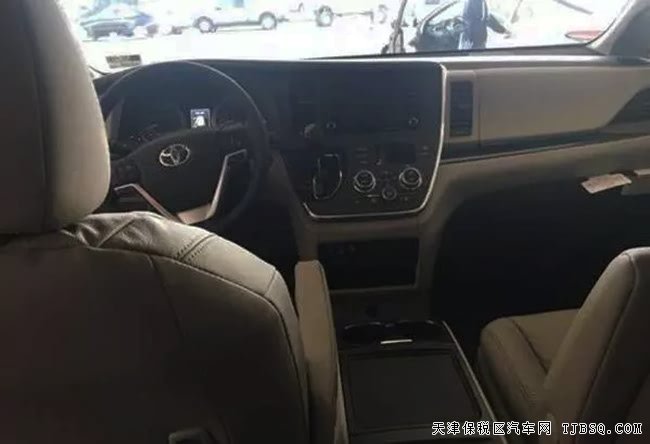 2018款豐田塞納四驅(qū)頂配版 3.5L七座MPV現(xiàn)車精選