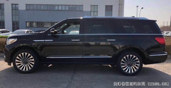 18款林肯領(lǐng)航員3.5T墨西哥版 22輪/駕輔包現(xiàn)車136萬鉅惠