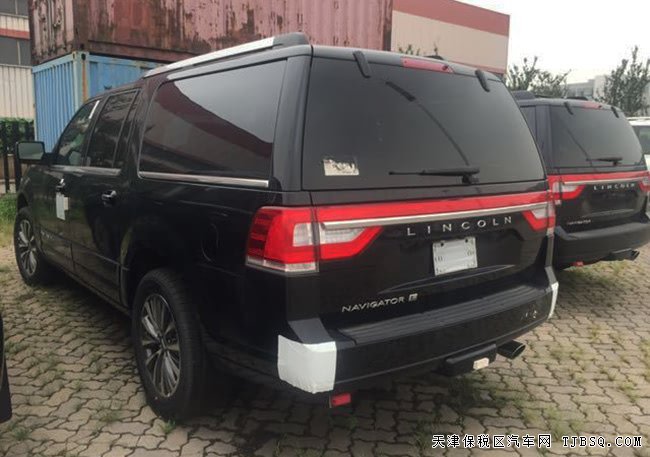 平行進口車17款林肯領(lǐng)航員3.5T加規(guī)版 天津港現(xiàn)車79.5萬