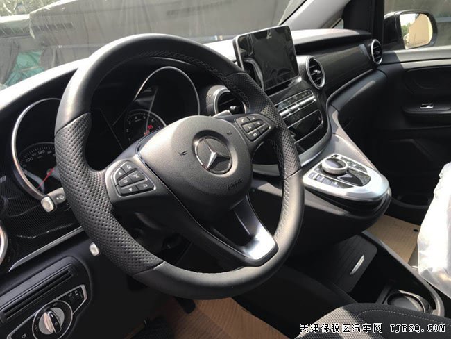 18款奔馳V250加長中東版 17輪/電動(dòng)門/泊車輔助現(xiàn)車53萬