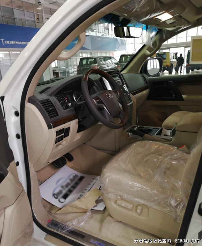 18款豐田蘭德酷路澤4600中東版 陸巡V8現(xiàn)車優(yōu)惠購