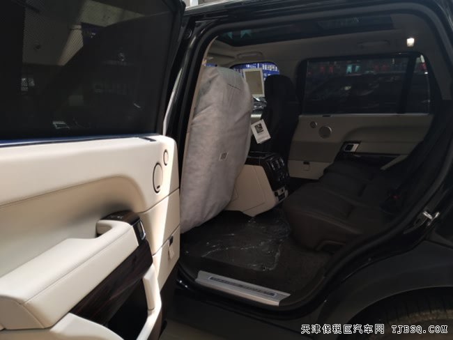 17款路虎攬勝3.0T柴油加長版 20輪/全景/電吸現(xiàn)車126萬