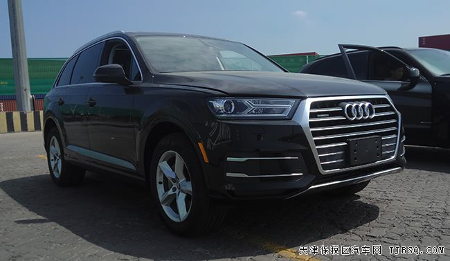 2018款?yuàn)W迪Q7加規(guī)版2.0T 導(dǎo)航/倒影/全景天窗現(xiàn)車57.5萬(wàn)