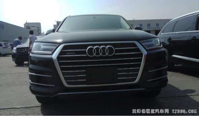 2018款?yuàn)W迪Q7加規(guī)版 全景天窗/手寫板/導(dǎo)航現(xiàn)車58萬精選