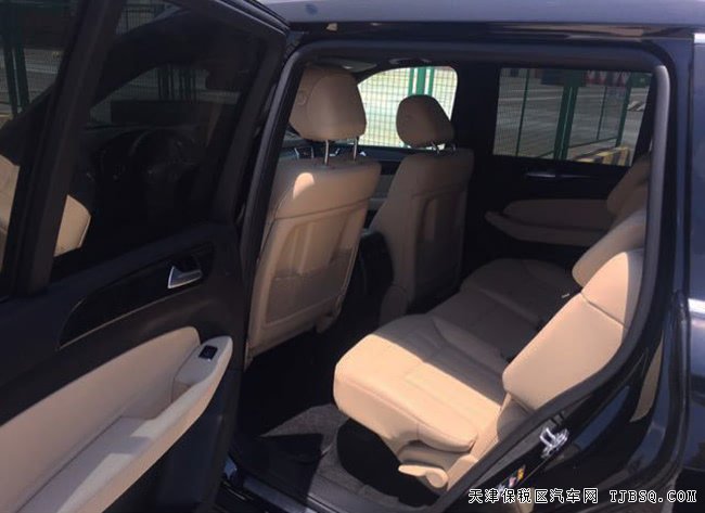 18款奔馳GLS450美規(guī)版 全景天窗/外觀(guān)包/停輔現(xiàn)車(chē)98.5萬(wàn)