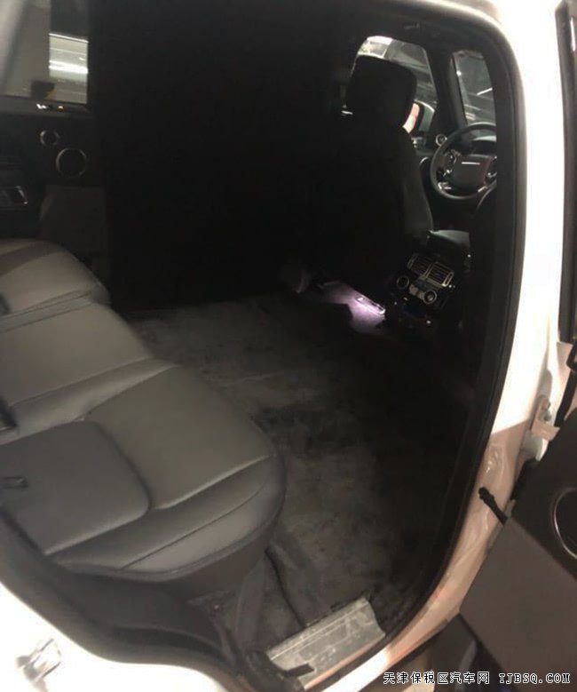 18款路虎攬勝皇家一號加長版 HSE/視覺包/駕輔現(xiàn)車220萬