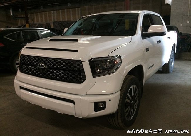 2018款豐田坦途TRD運(yùn)動(dòng)版皮卡 20輪/天窗現(xiàn)車51.5萬優(yōu)享