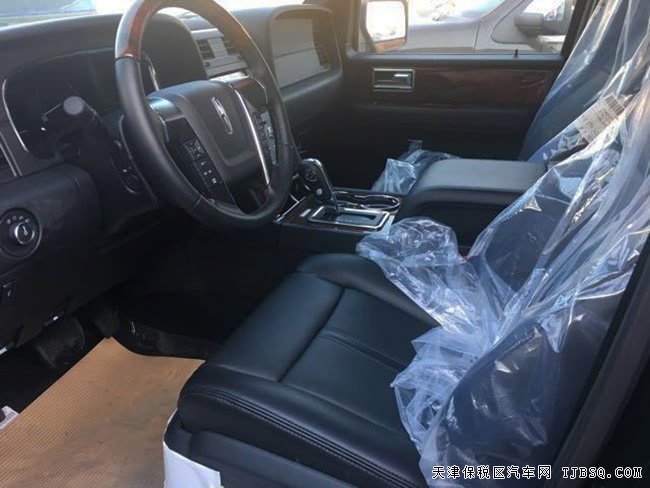 平行進(jìn)口車(chē)林肯領(lǐng)航員3.5T加規(guī)版 17款現(xiàn)車(chē)清倉(cāng)77.5萬(wàn)購(gòu)