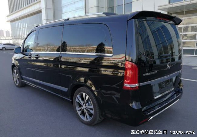 2017款奔馳威霆2.0T中東版 金屬漆/18輪/小桌板現(xiàn)車78萬