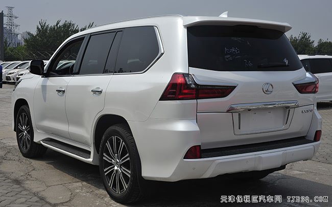 2018款凌志LX570頂配版 加規(guī)版8座SUV現(xiàn)車震撼呈現(xiàn)