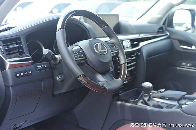 2018款凌志LX570頂配版 加規(guī)版8座SUV現(xiàn)車震撼呈現(xiàn)