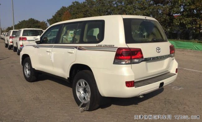2018款豐田酷路澤4000中東版 平行進(jìn)口丐版現(xiàn)車60.8萬