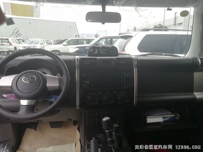 2018款豐田FJ酷路澤4.0L中東版 復(fù)古SUV現(xiàn)車熱賣