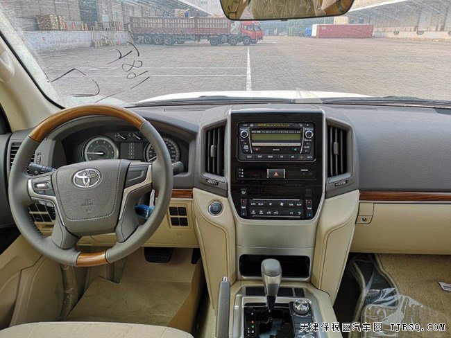 2018款豐田酷路澤4000中東版 大燈清洗/天窗現(xiàn)車68.5萬